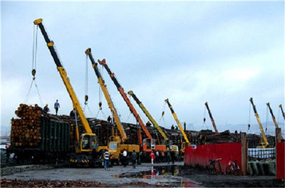 《裝火車現場》照片背后的故事